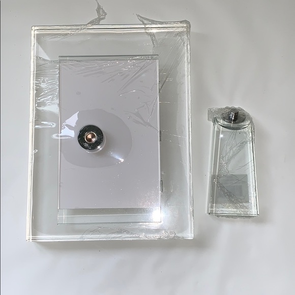 Tizo crystal picture frame. NIB. Retails over $200 - Picture 2 of 5